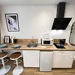 Paris 21 - Proche Du Centre-ville Appartamento *