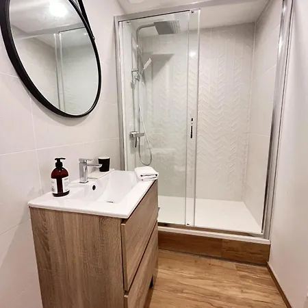 Paris 21 - Proche Du Centre-ville Apartament *